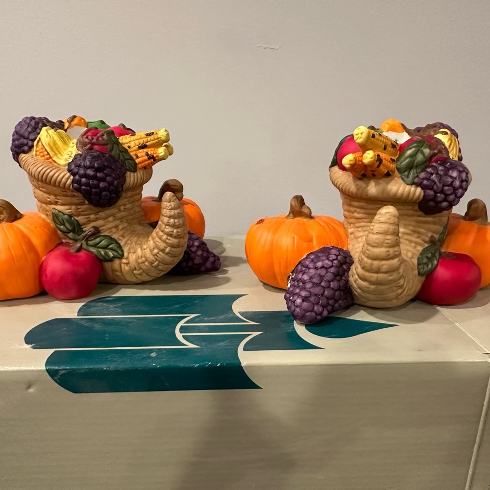 PartyLite Autumn Cornucopia with Fruits and Pumpkins